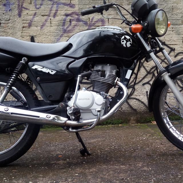 Moto Honda preta